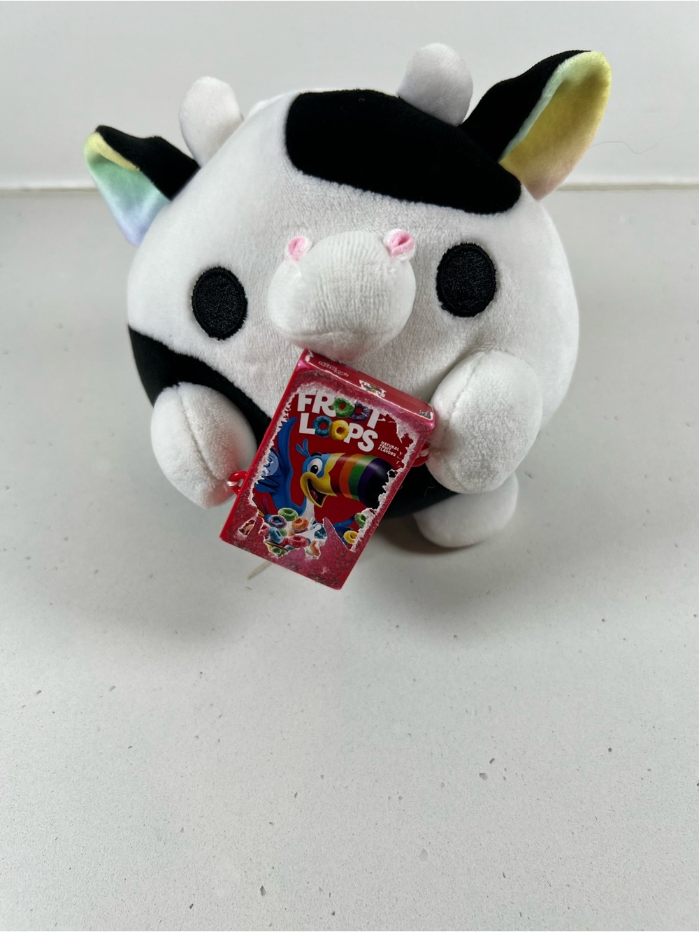 ZURU Snackles Daisy Cow 5” Mini Plush Froot Loops Kellogg’s Cereal